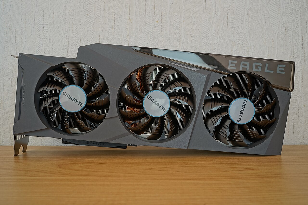Gigabyte GeForce RTX 3090 Eagle OC 24G, 24576 MiB GDDR6X Front 20201114 DSC5880.jpg