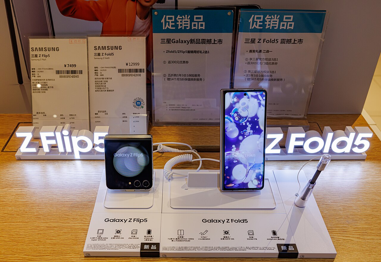 SAMSUNG Galaxy Z Flip 5 & SAMSUNG Galaxy Z Fold 5.jpg