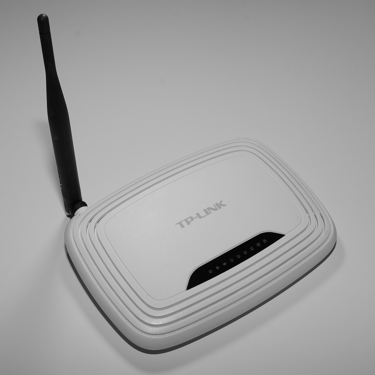 TP-Link TL-WR740N router HS1.jpg